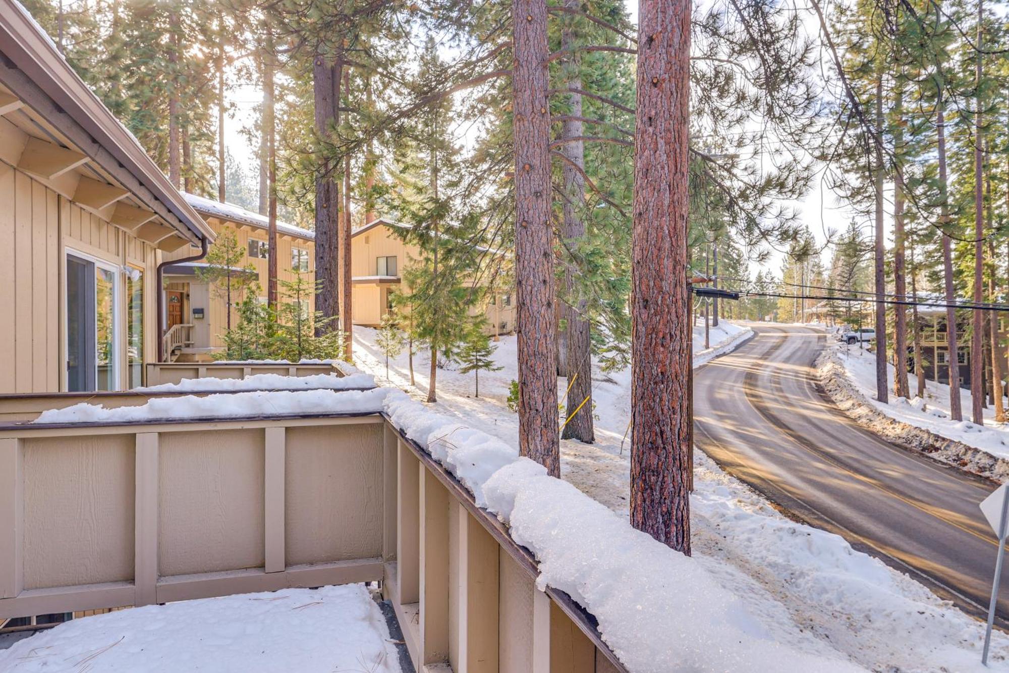 Incline Village Condo With Deck 1 Mi To Lake Tahoe Kültér fotó